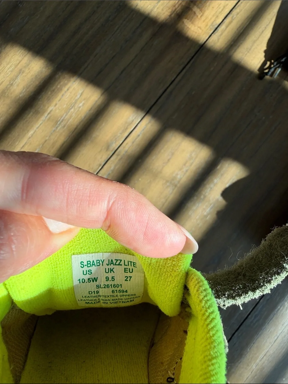Saucony Kids Olive Green Sneakers with Neon Yellow Lining 10.5w